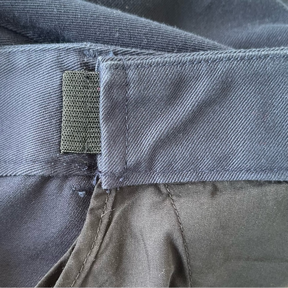 •L.L. Bean• Navy Blue Classic Fit Twill Pants - Size 14 - Picture 7 of 10